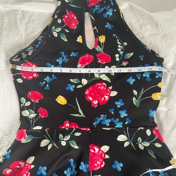 No boundaries black floral dress size 7-9 - Picture 8 of 11